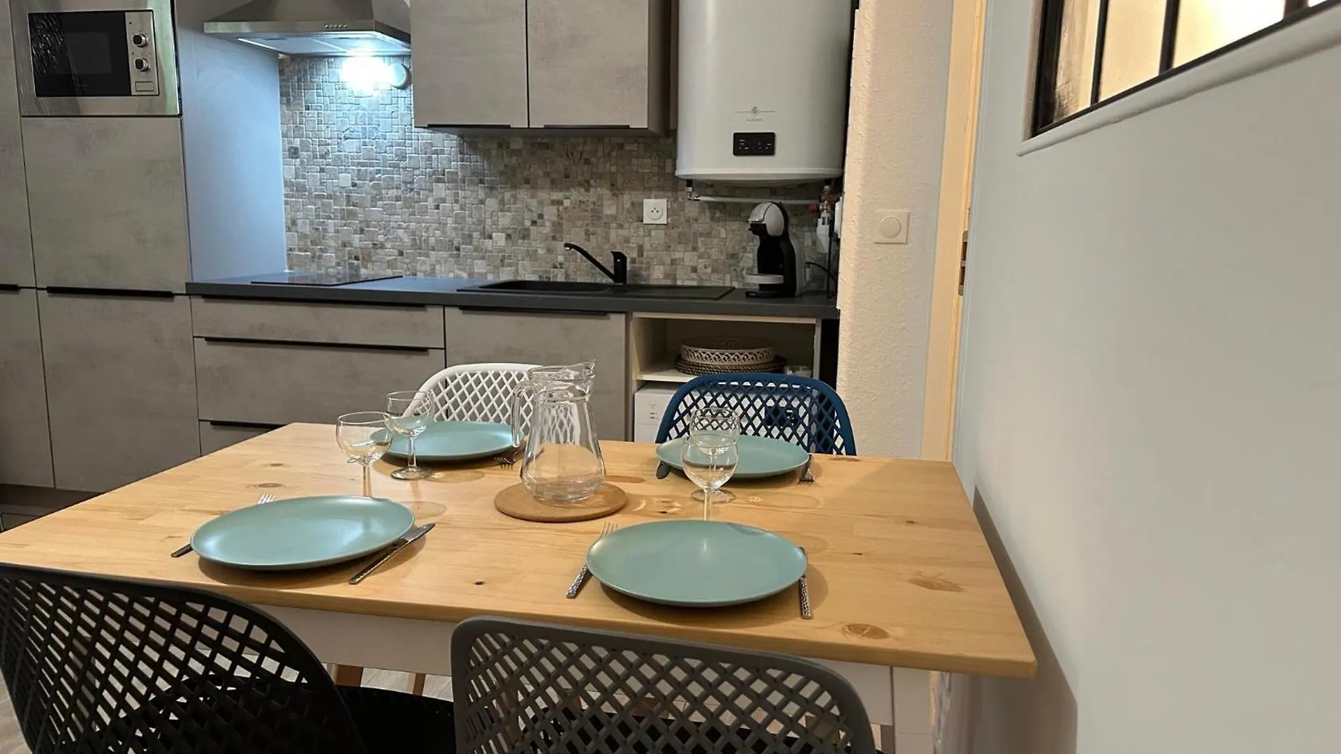 Appartement Climatise Avec Chambre Et Parking Privatif Locations Vld Camargue Saintes-Maries-de-la-Mer Apartment