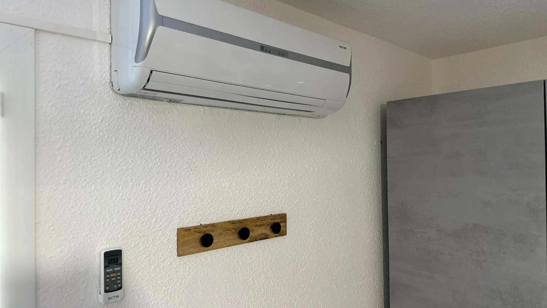 Appartement Climatise Avec Chambre Et Parking Privatif Locations Vld Camargue Saintes-Maries-de-la-Mer France