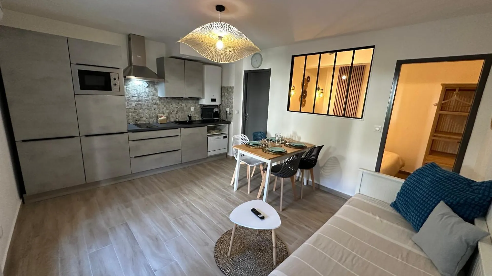 Appartement Climatise Avec Chambre Et Parking Privatif Locations Vld Camargue Saintes-Maries-de-la-Mer France