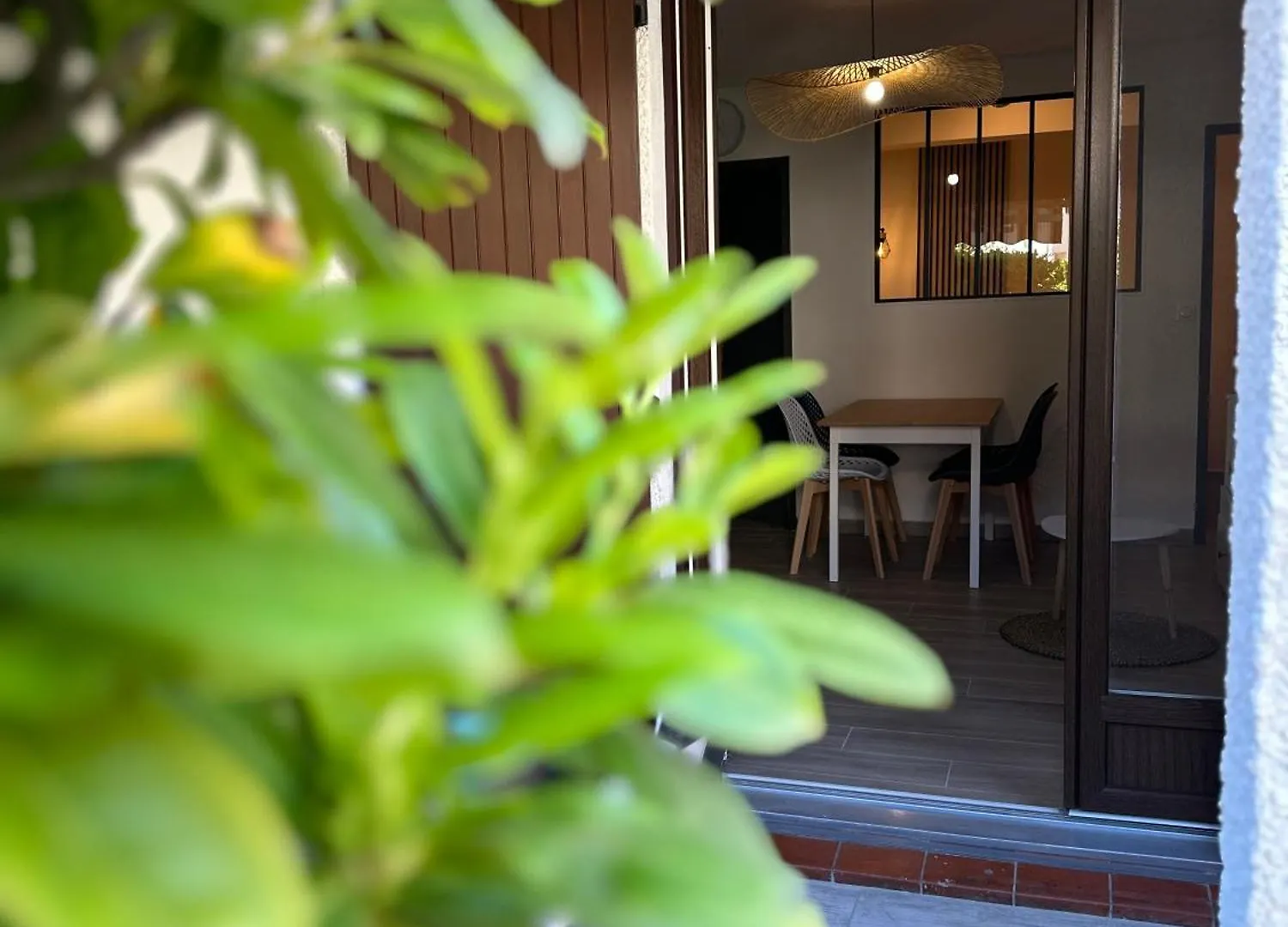 Appartement Climatise Avec Chambre Et Parking Privatif Locations Vld Camargue Saintes-Maries-de-la-Mer