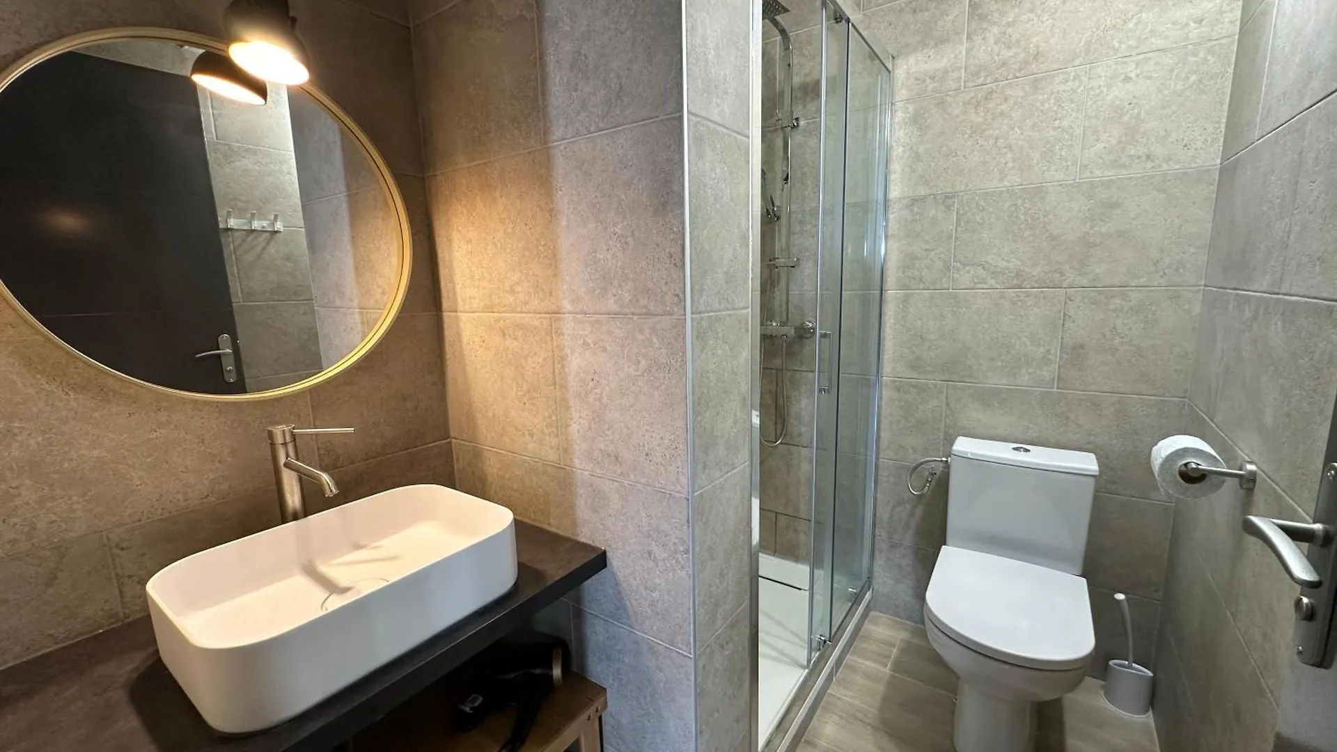Apartment Appartement Climatise Avec Chambre Et Parking Privatif Locations Vld Camargue Saintes-Maries-de-la-Mer France