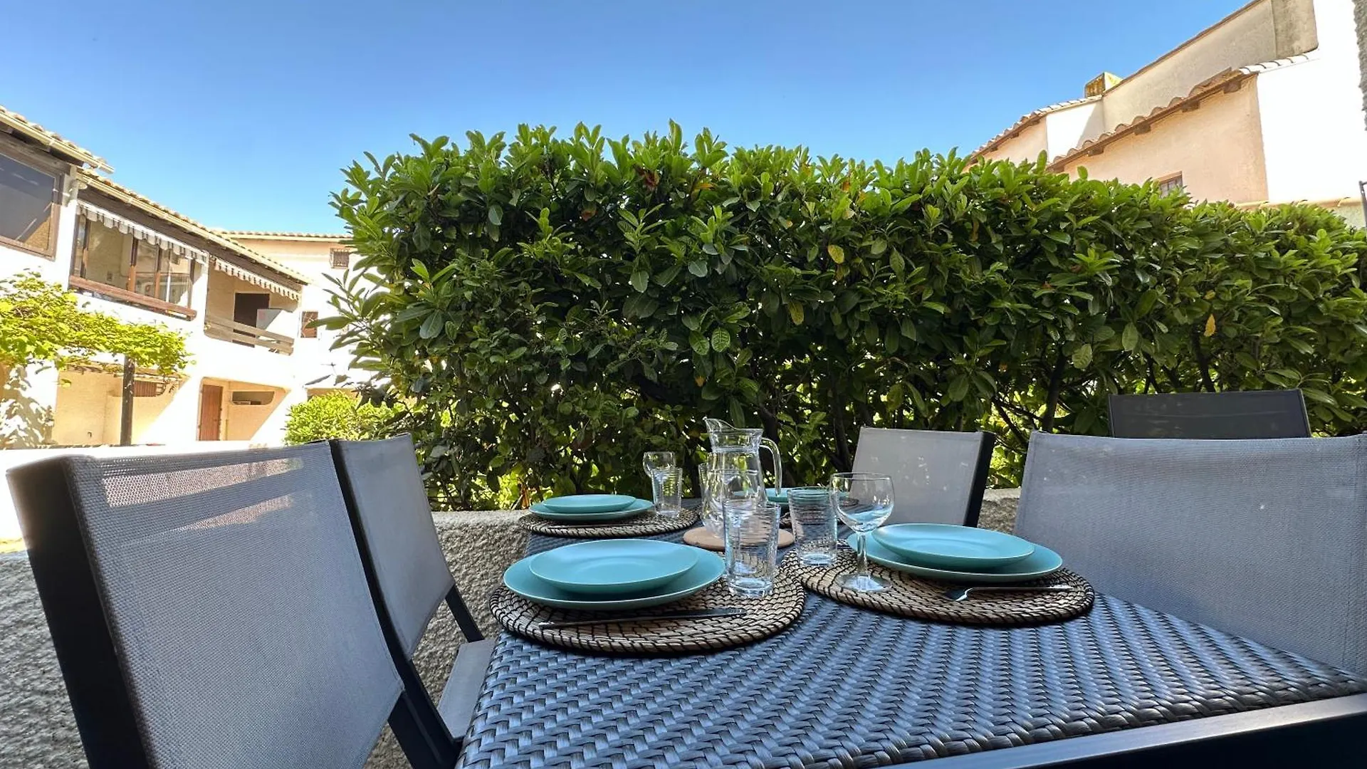 Appartement Climatise Avec Chambre Et Parking Privatif Locations Vld Camargue Saintes-Maries-de-la-Mer Apartment