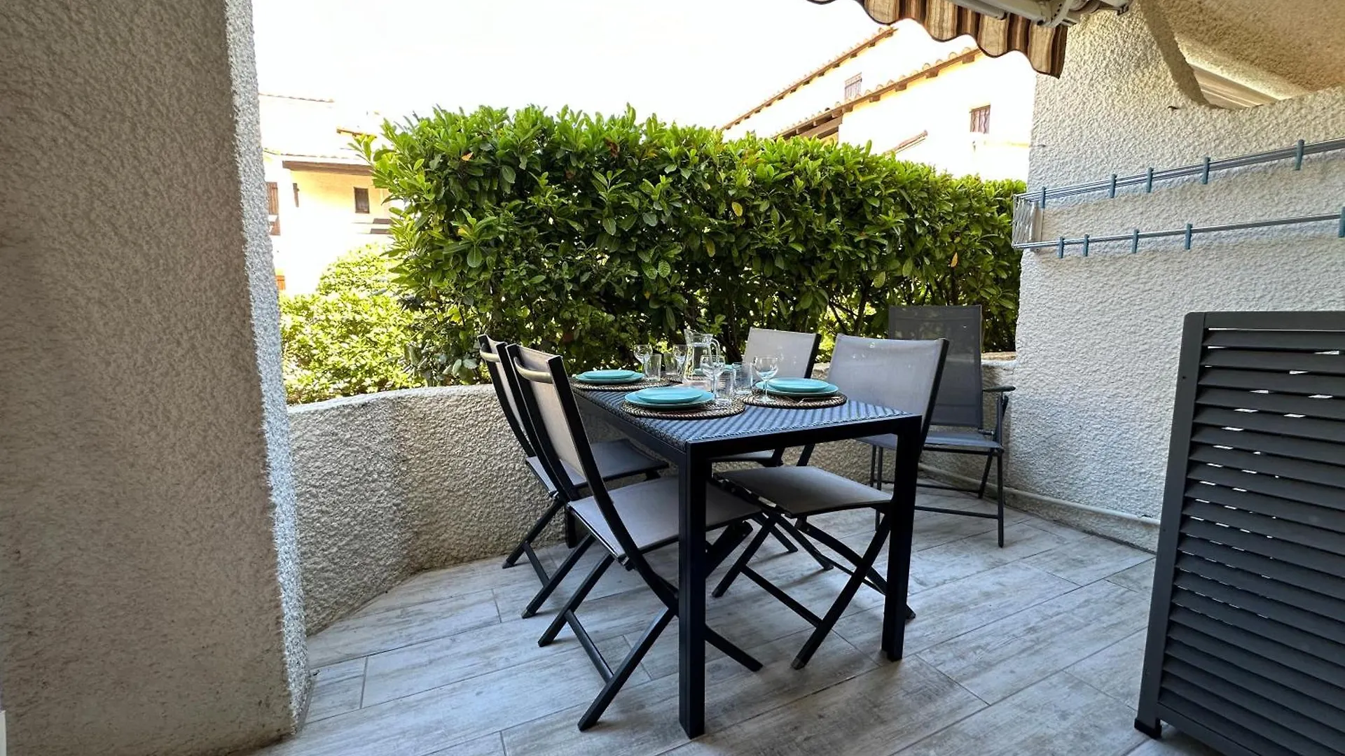 Apartment Appartement Climatise Avec Chambre Et Parking Privatif Locations Vld Camargue Saintes-Maries-de-la-Mer